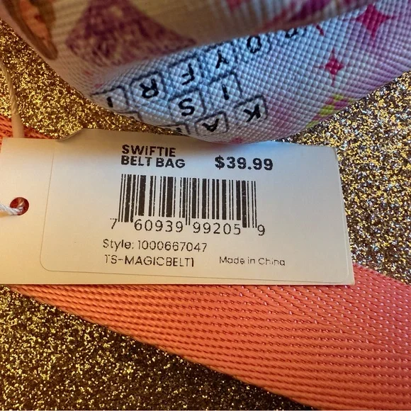 Taylor Swift, Swiftie Belt Bag - Picture 6 of 6